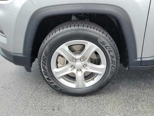 Gray 2024 Jeep Compass LATITUDE