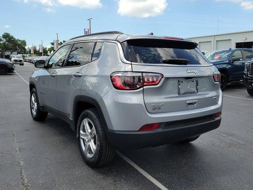 Gray 2024 Jeep Compass LATITUDE