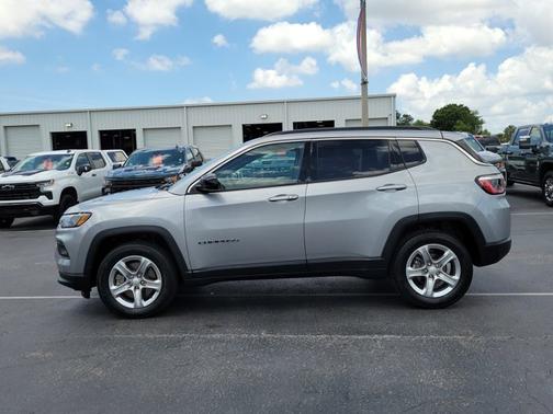 Gray 2024 Jeep Compass LATITUDE