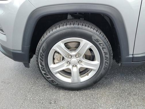 Gray 2024 Jeep Compass LATITUDE