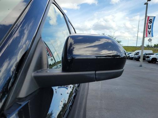 AGATE BLACK METALLIC 2023 Ford Explorer XLT