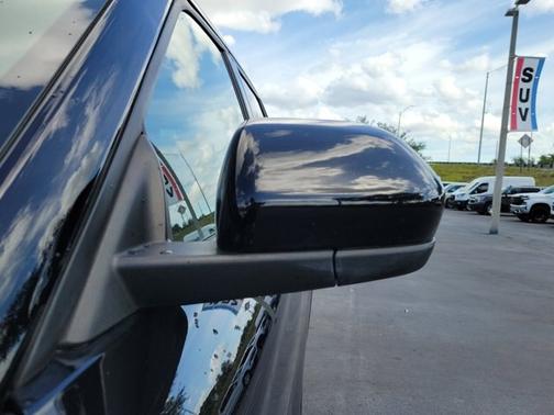 AGATE BLACK METALLIC 2023 Ford Explorer XLT
