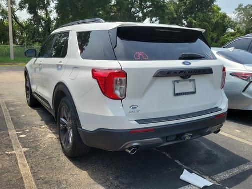 STAR WHITE MET TRI-COAT 2022 Ford Explorer XLT