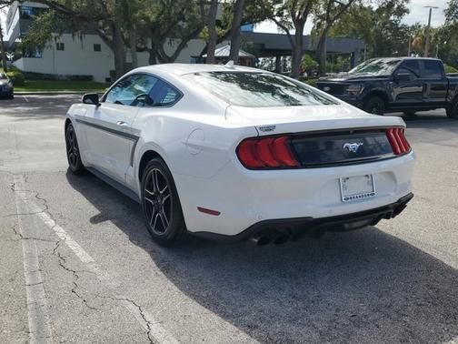 2022 Ford Mustang ECOBOOST