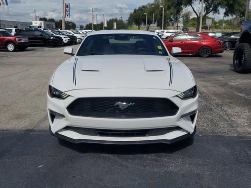 2022 Ford Mustang ECOBOOST