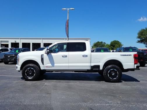 STAR WHITE 2025 Ford F-250 PLATINUM