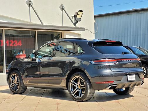 2020 Porsche Macan Base