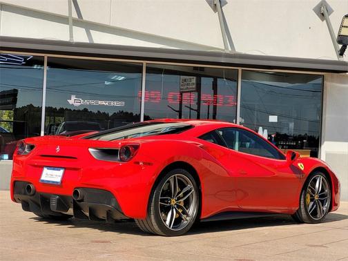 2018 Ferrari 488 GTB Base