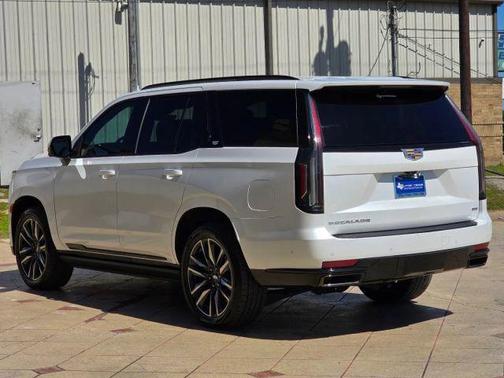 Crystal White Tricoat 2021 Cadillac Escalade Sport Platinum