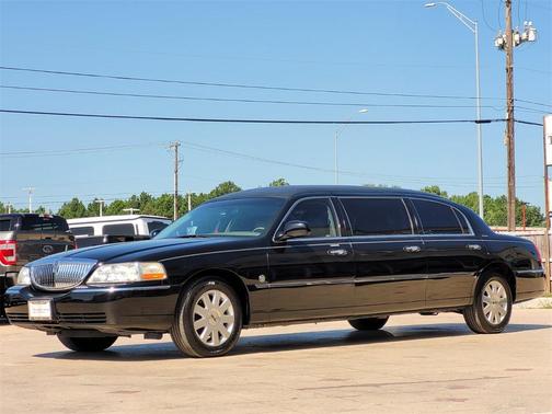 2003 Lincoln Town Car Executive