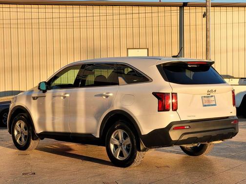 2023 Kia Sorento LX
