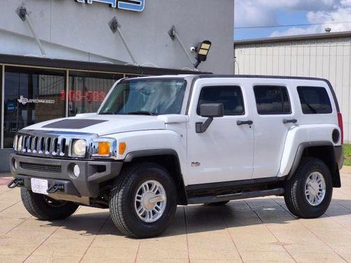 Birch White 2007 Hummer H3 Base
