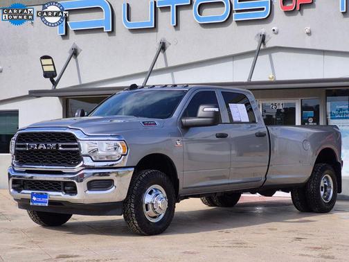 2023 RAM 3500 Tradesman Crew Cab 4x4 8' Box