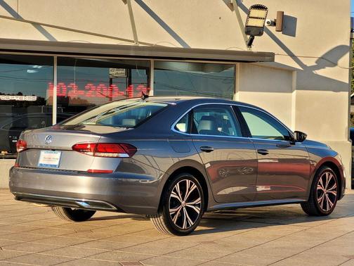 2022 Volkswagen Passat 2.0T SE