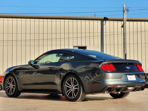 2016 Ford Mustang EcoBoost Premium