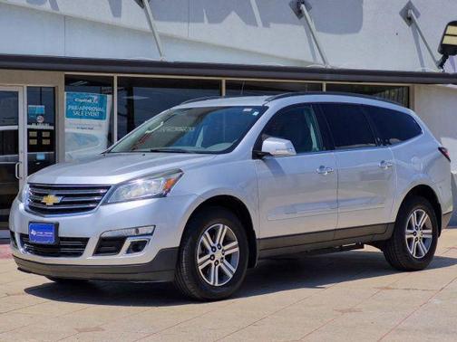 Silver Ice Metallic 2017 Chevrolet Traverse 1LT