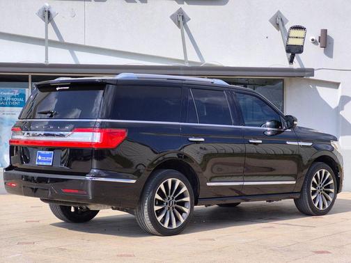 2018 Lincoln Navigator Select