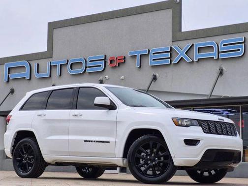 Bright White Clearcoat 2021 Jeep Grand Cherokee Laredo