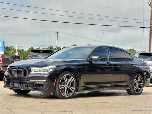 2016 BMW 750 i