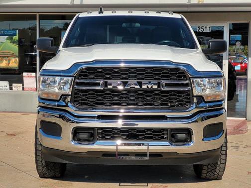 2022 RAM 2500 Tradesman Crew Cab 4x4 6'4' Box