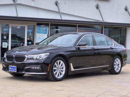 Jet Black 2018 BMW 740 740i