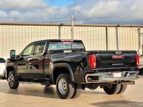 2022 GMC Sierra 3500 SLT