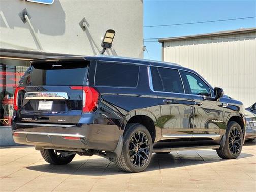 2022 GMC Yukon XL SLT
