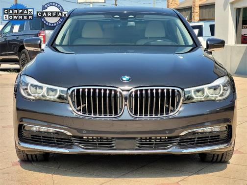 2016 BMW 740 i