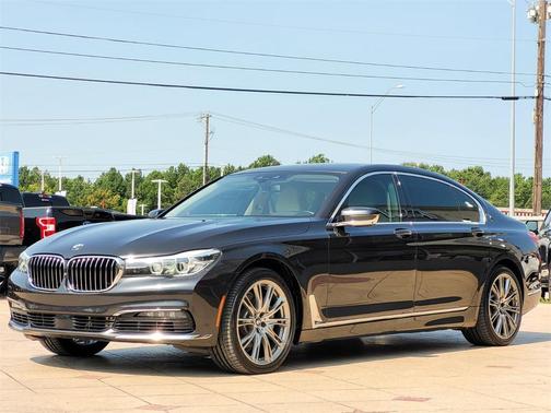 2016 BMW 740 i