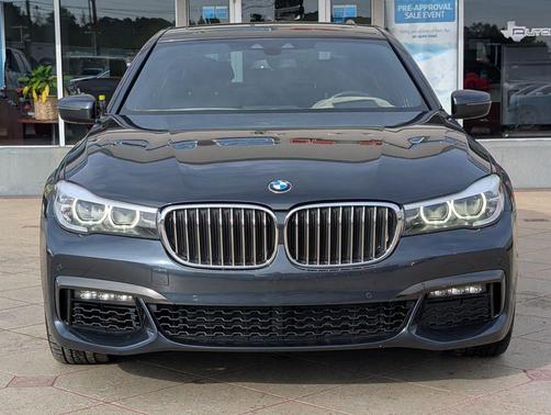 2019 BMW 740 740i