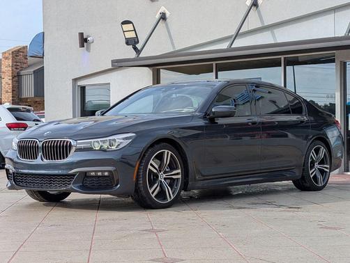 2019 BMW 740 740i