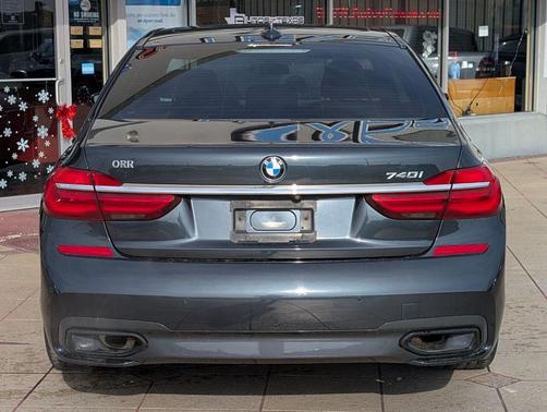 2019 BMW 740 740i