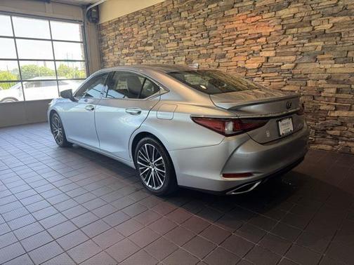 2022 Lexus ES 350 Base