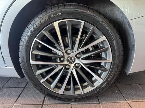 2022 Lexus ES 350 Base