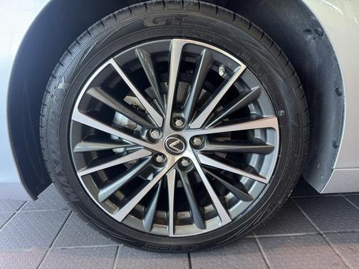 2022 Lexus ES 350 Base