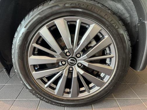 2024 Nissan Pathfinder SL 4WD