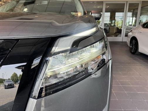 2024 Nissan Pathfinder SL 4WD
