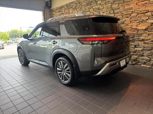 2024 Nissan Pathfinder SL 4WD