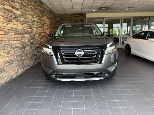 2024 Nissan Pathfinder SL 4WD
