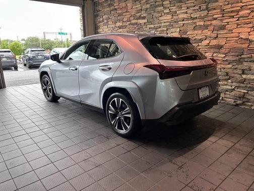 2023 Lexus UX 250h Base