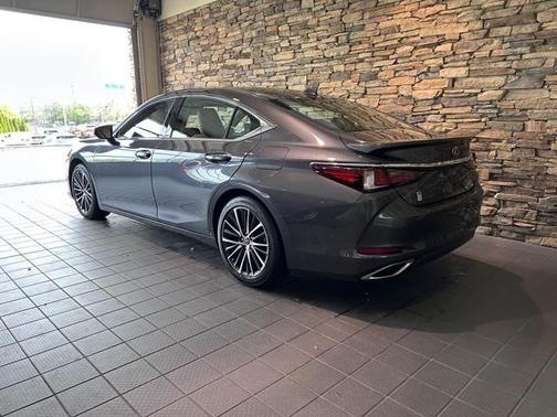 2022 Lexus ES 350 Base