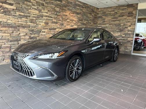 2022 Lexus ES 350 Base