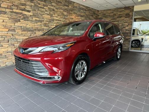 2024 Toyota Sienna Platinum 7 Passenger