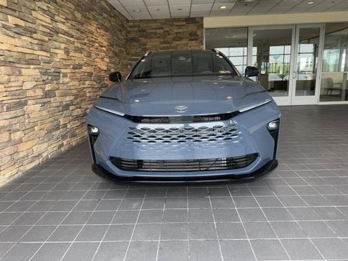 2025 Toyota Crown Signia Limited