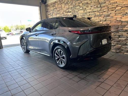 2023 Lexus RZ 450e Premium