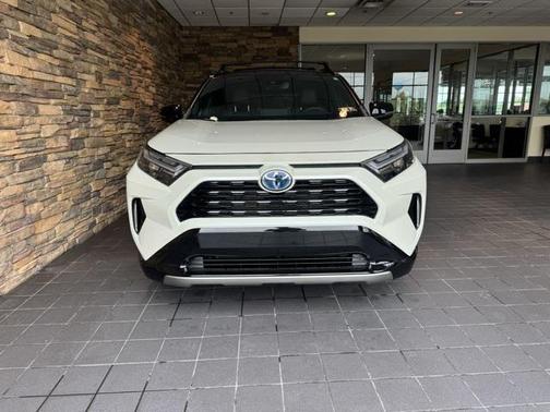 2022 Toyota RAV4 Hybrid SE