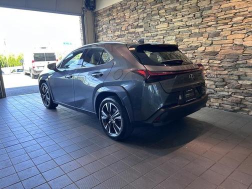 2025 Lexus UX 300h Base