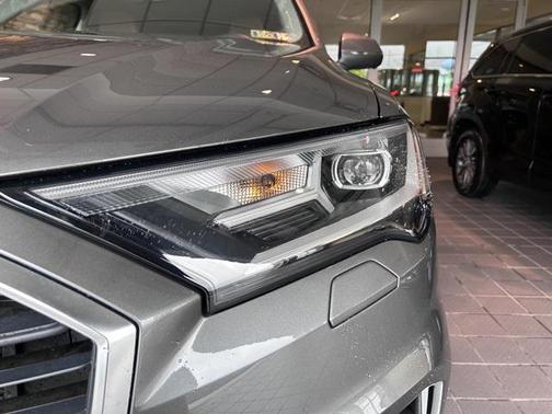 2022 Audi Q7 55 Premium Plus