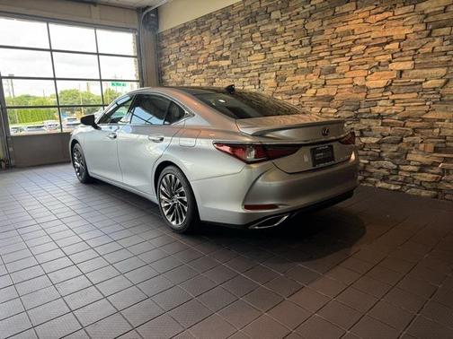 2024 Lexus ES 350 Ultra Luxury