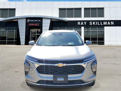 Sterling Gray Metallic 2025 Chevrolet Trax LT